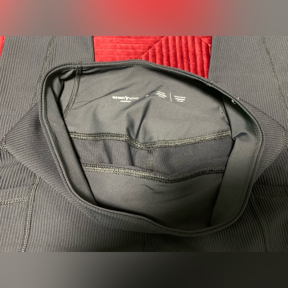 Old Navy Active Powersoft black, ribbed high-rise leggings - Picture 3 of 16